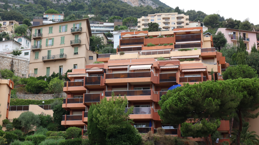 Location en décembre à Roquebrune-Cap-Martin : y a-t-il vraiment des touristes ?