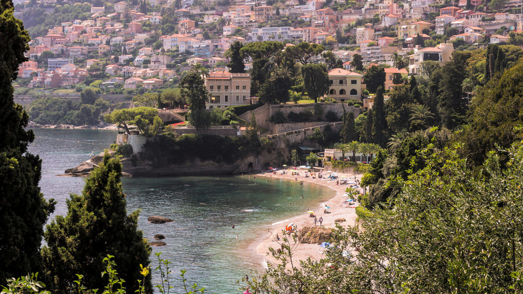 Gestion locative à Roquebrune-Cap-Martin : bonnes pratiques pour un bien de standing